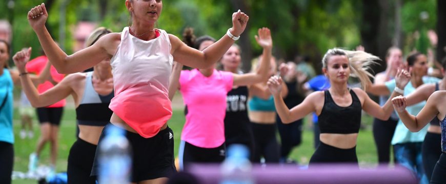 Вежбање на отворено со Драгана и Елена Бубало