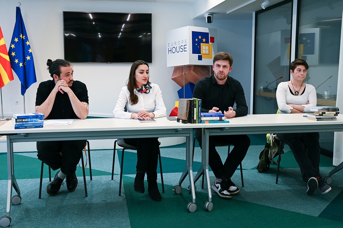 Одржан четвртиот #YEA дебатен клуб во Europe House Скопје на тема „Ослободување на музата: културна преродба предводена од младите уметници“