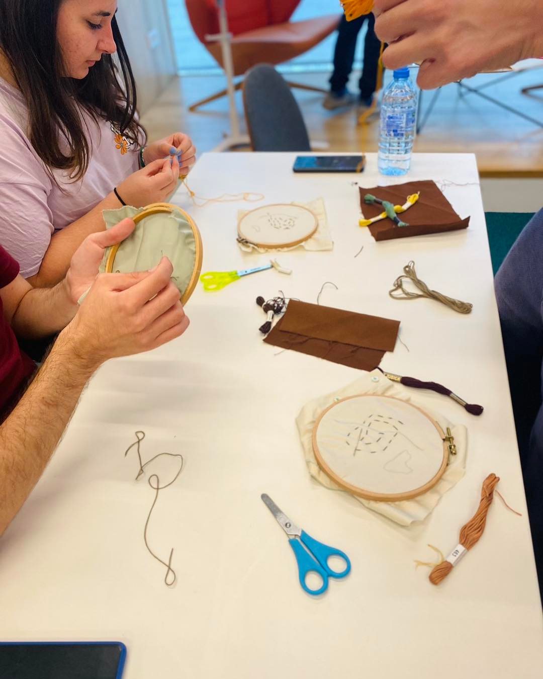 Во Europe House Скопје се организираше работилница „Upcycling clothes and mind“ во рамките на Erasmus+ ко-финансирана од Eco – Logic
