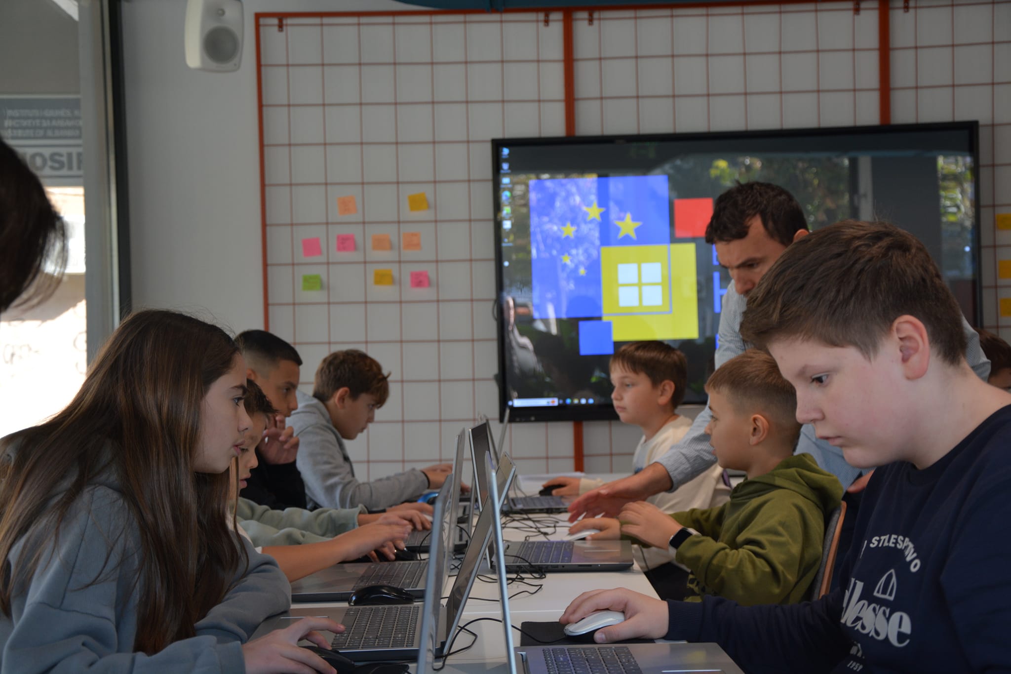 Одбележување на Европската недела на кодирање со Digital School во Europe House Тетово