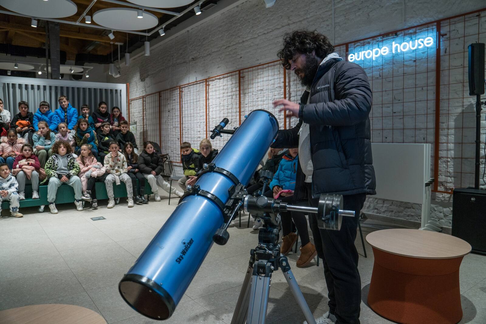 во соработка со Ohrid Astronomy Association, организиравме набљудување на ѕвезденото небо во Europe House Струга