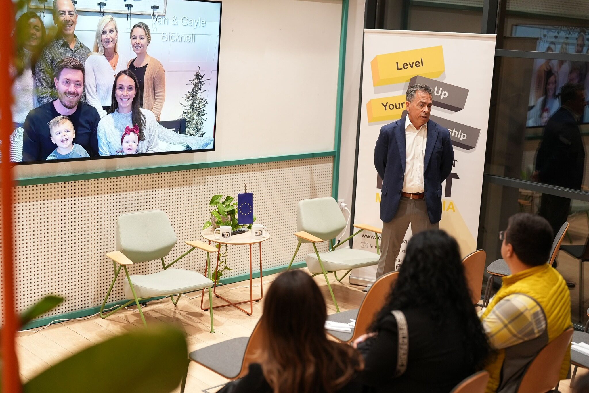 Во Europe House Струмица се одржа Leadership & Buisness Mastery: Emotional Intelligence and Success Strategies – интерактивна работилница дизајнирана за мали бизниси и претприемачи 