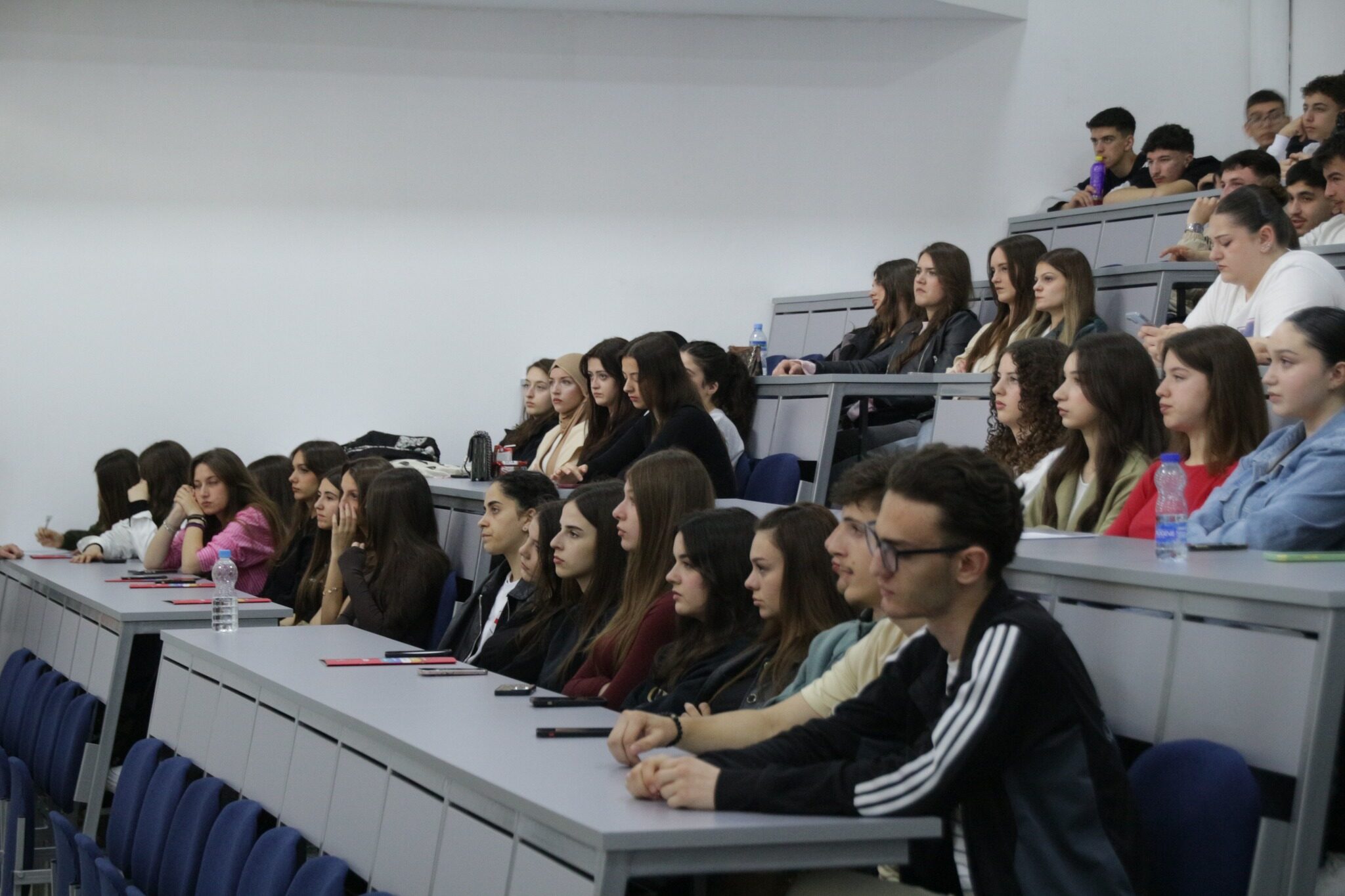 Работилница на тема „Дигитална безбедност“ во соработка со Digital School Macedonia и SHMKM Nikolla Shtejn Tetovë 